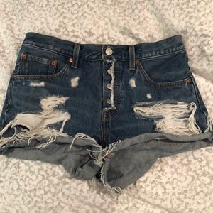 Levi 501 shorts W27